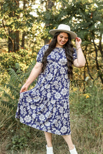 Load image into Gallery viewer, The Sara